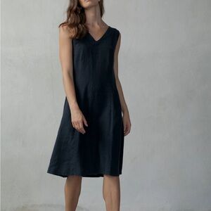 Luxmii NWT L'origami Navy Linen Slip Dress